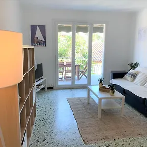 Beaux 65m2 Avec Espaces Exterieurs Parkings Proche Hyères